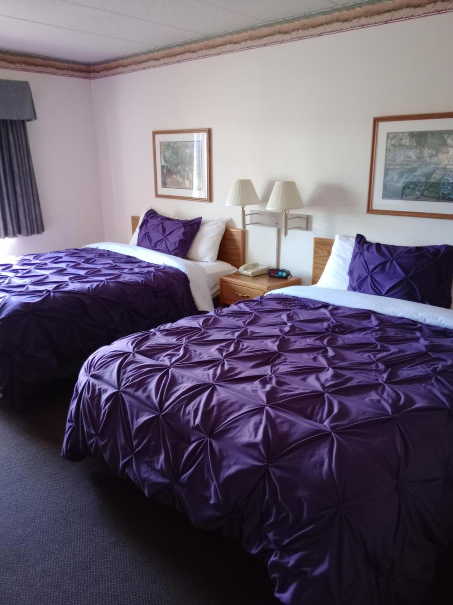 Fairbridge Inn & Suites Thorp Bagian luar foto