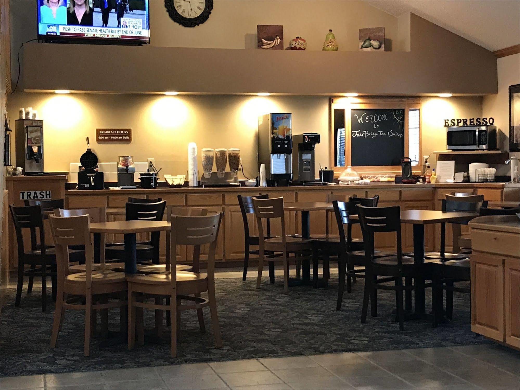 Fairbridge Inn & Suites Thorp Bagian luar foto