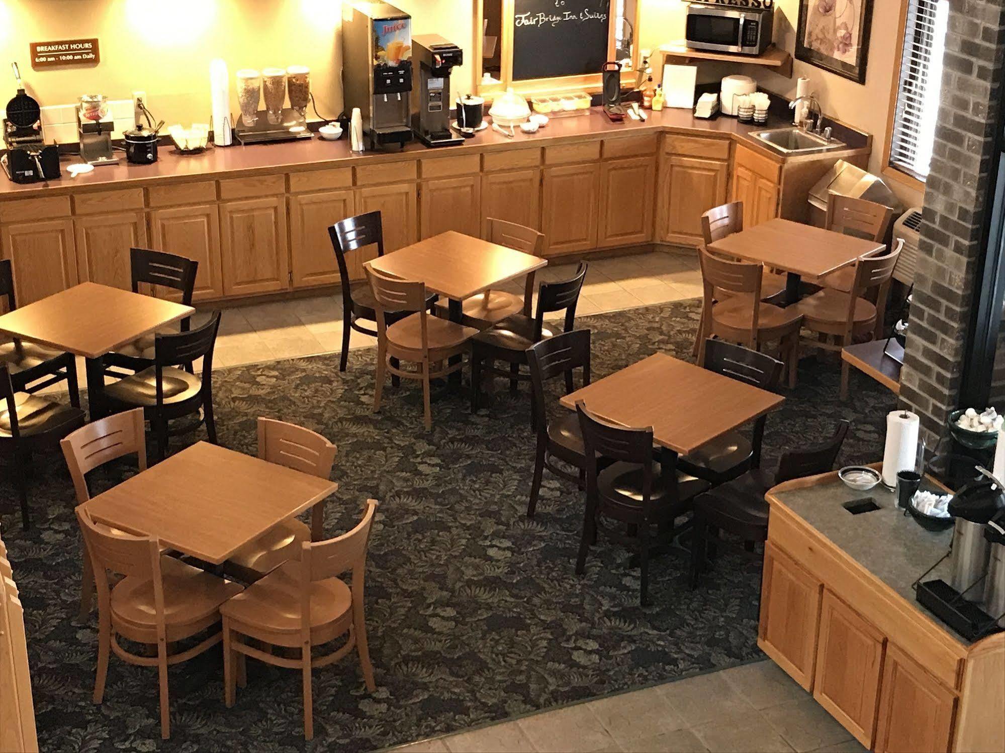 Fairbridge Inn & Suites Thorp Bagian luar foto