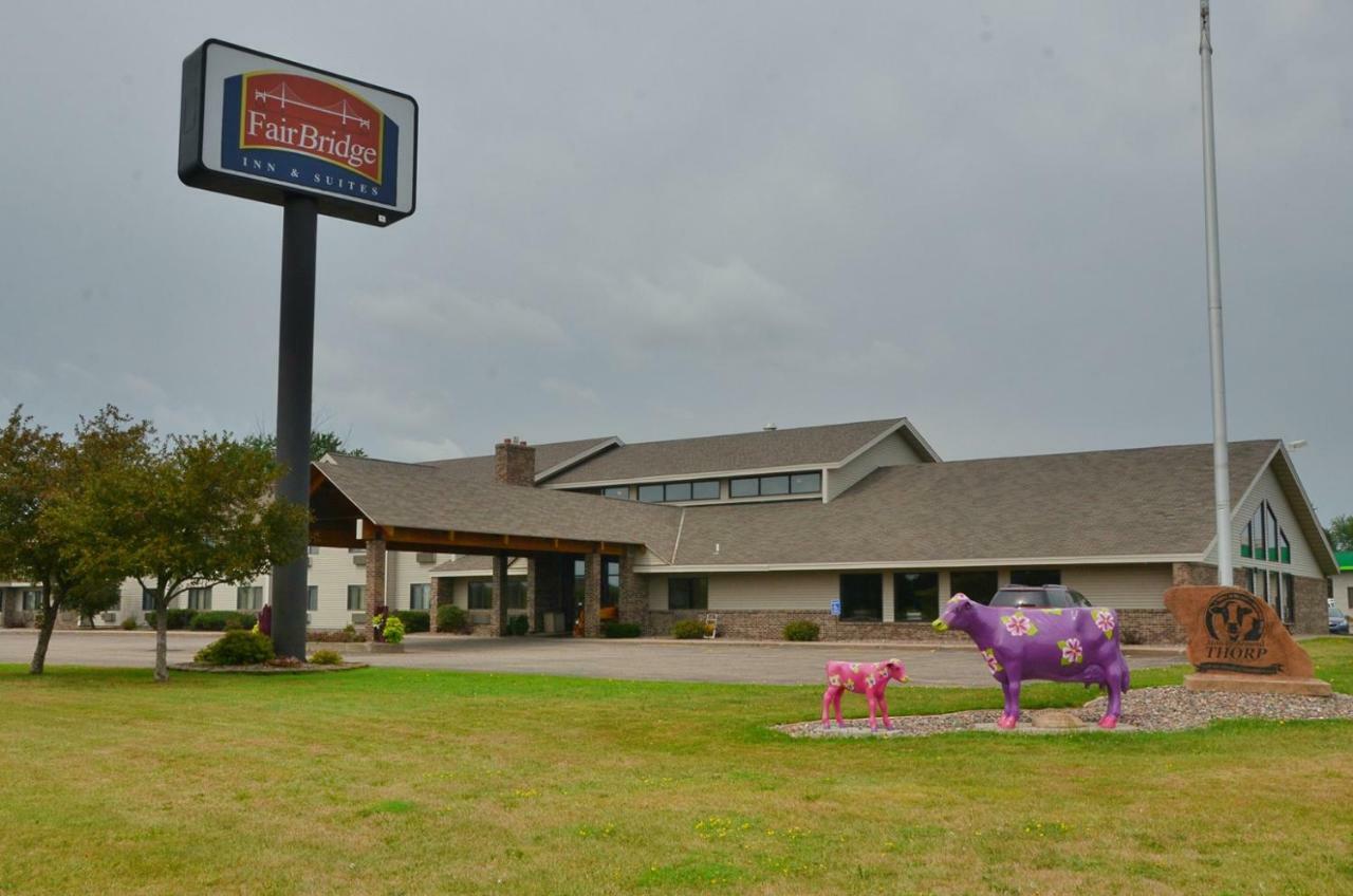 Fairbridge Inn & Suites Thorp Bagian luar foto